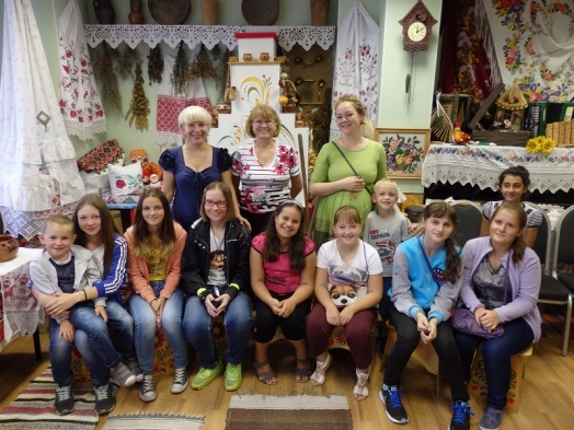 Дети из Московского побывали в музее народной культуры